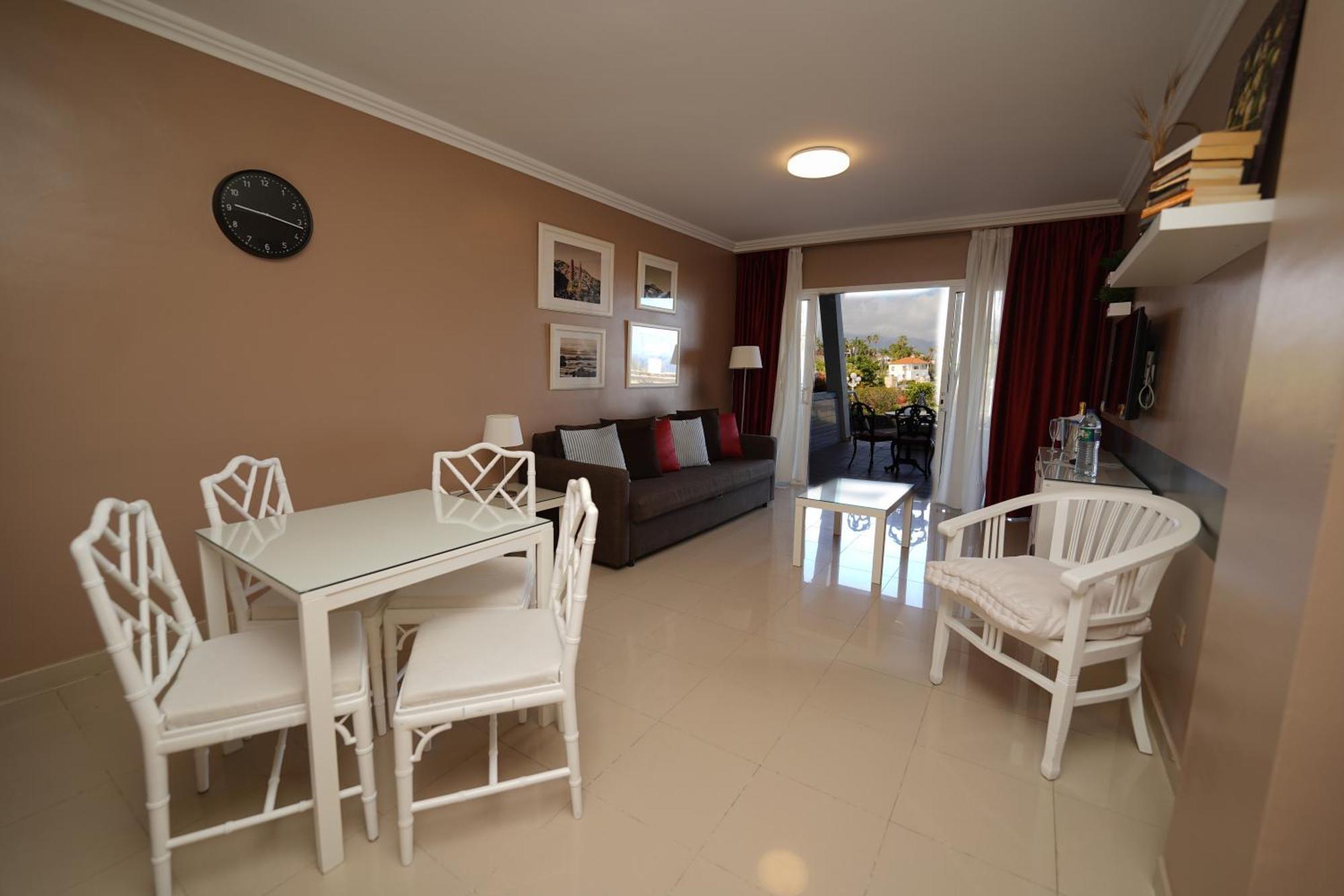 Rf La Quinta Park Suites ซานตา เออร์ซูลา ภายนอก รูปภาพ