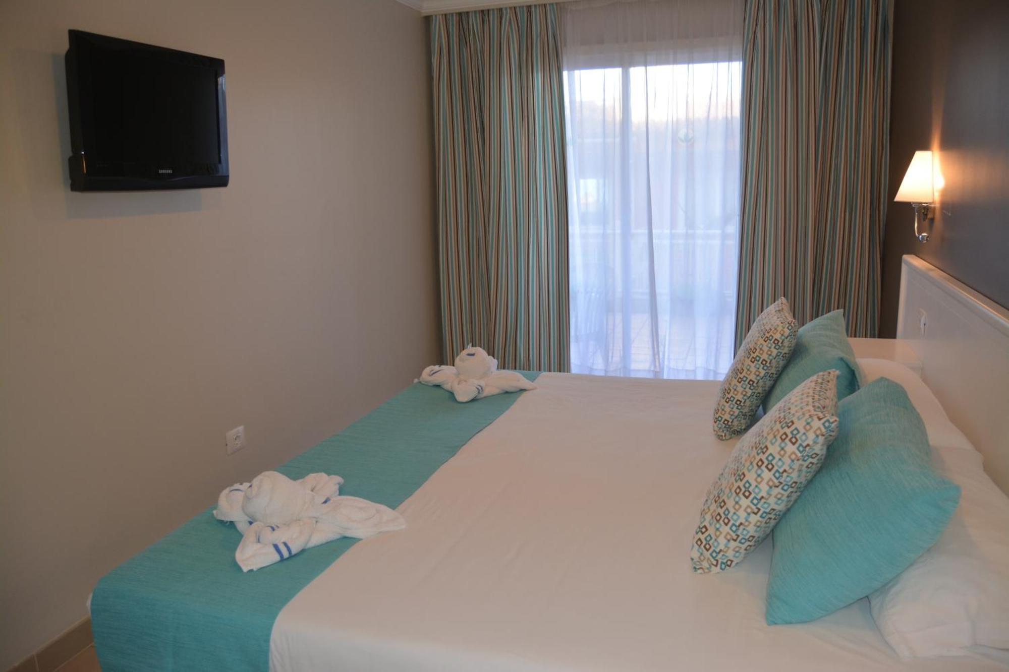 Rf La Quinta Park Suites ซานตา เออร์ซูลา ภายนอก รูปภาพ