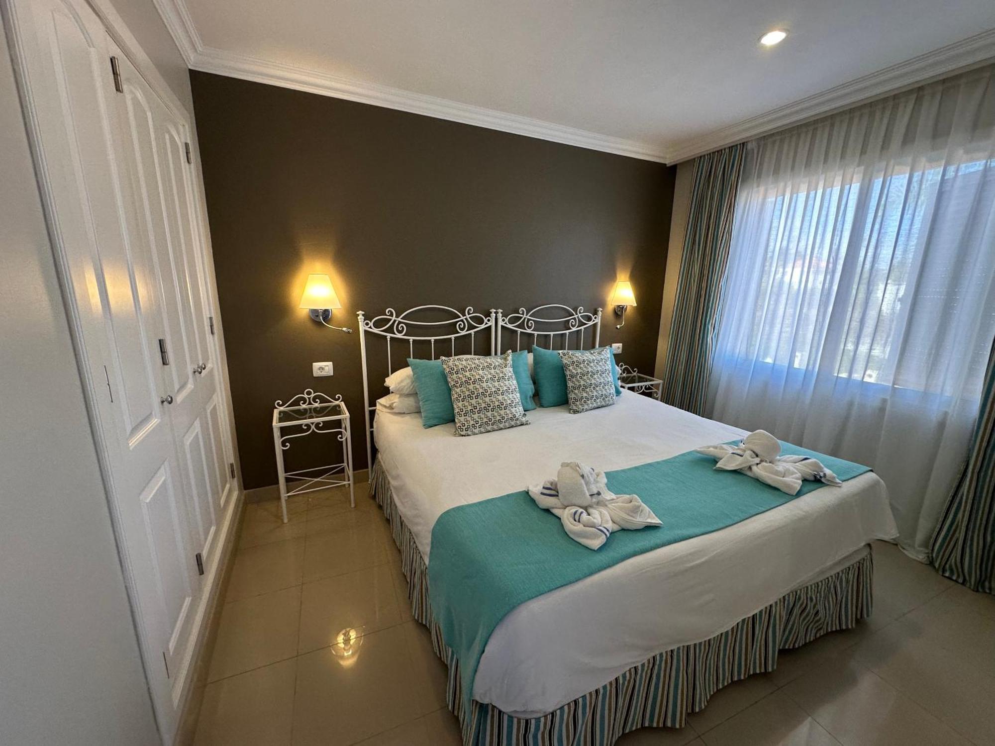 Rf La Quinta Park Suites ซานตา เออร์ซูลา ภายนอก รูปภาพ