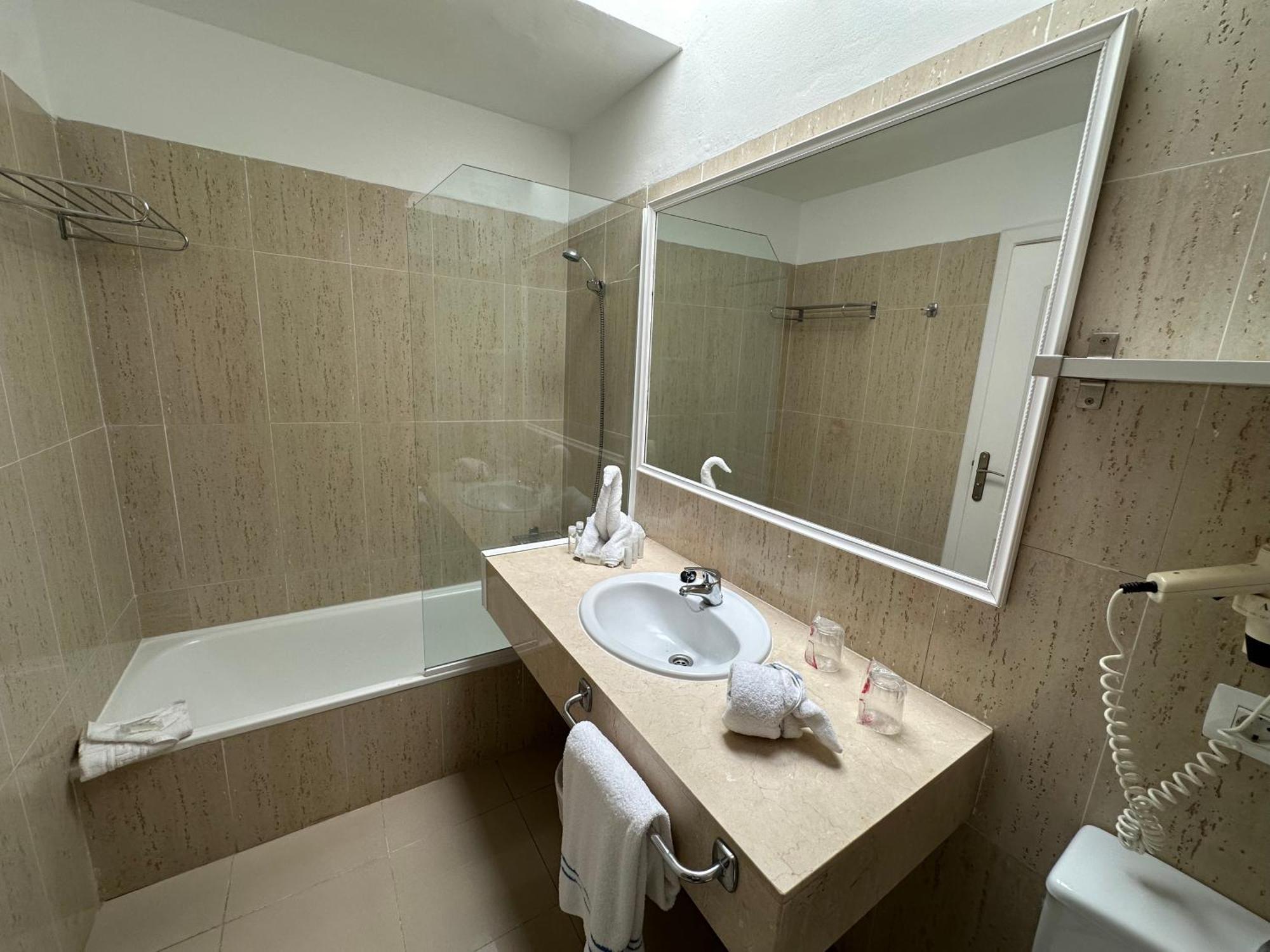 Rf La Quinta Park Suites ซานตา เออร์ซูลา ภายนอก รูปภาพ