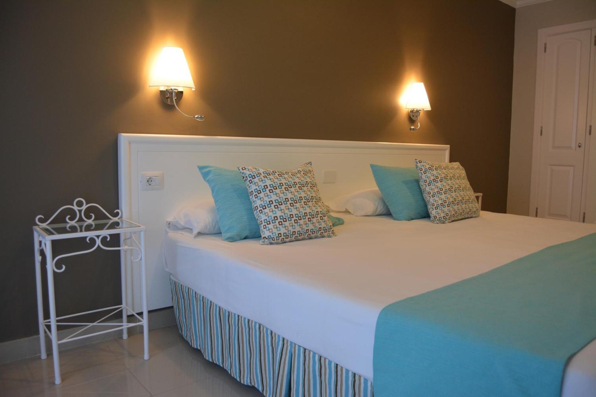 Rf La Quinta Park Suites ซานตา เออร์ซูลา ภายนอก รูปภาพ