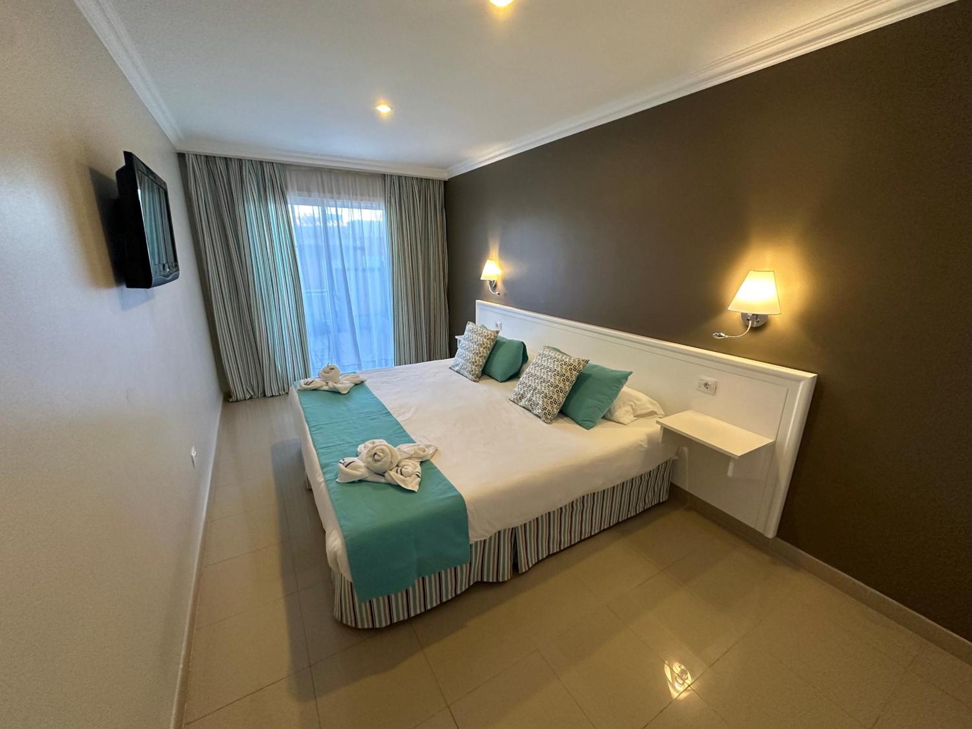 Rf La Quinta Park Suites ซานตา เออร์ซูลา ภายนอก รูปภาพ